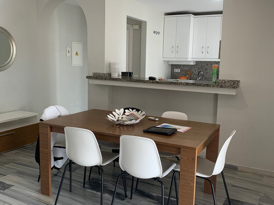 卡拉翁达钟楼酒店主图