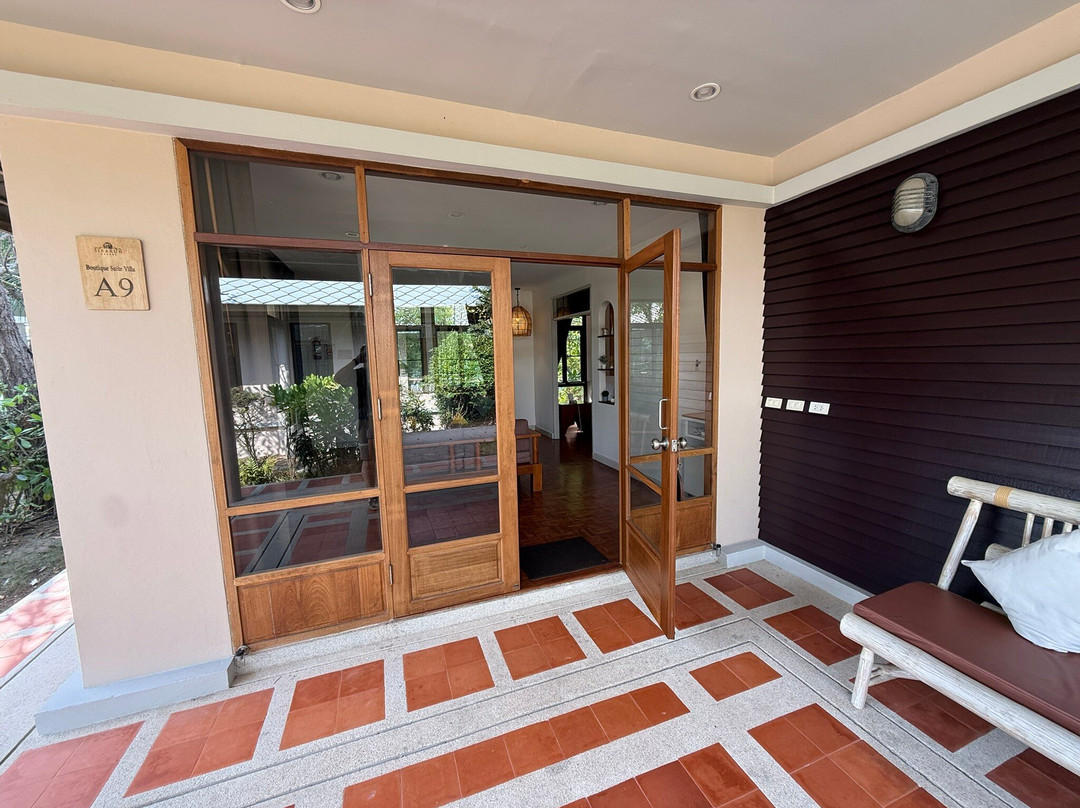 希拉伦酒店主图