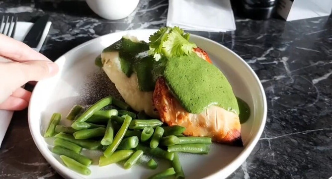 Clubrooms At Gatwick South Terminal-霍利必去景点