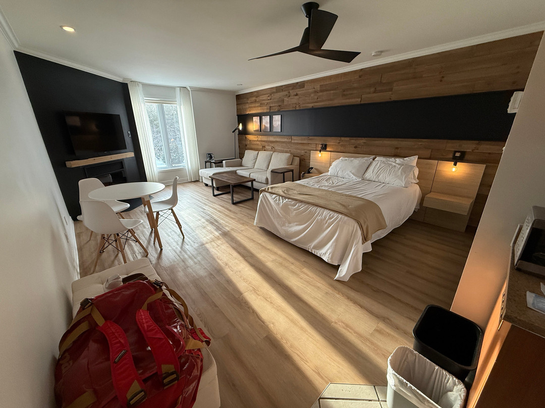 瑞莱斯丹尼丝酒店主图