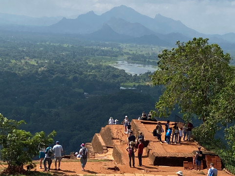 Bee Travels-康提必去景点