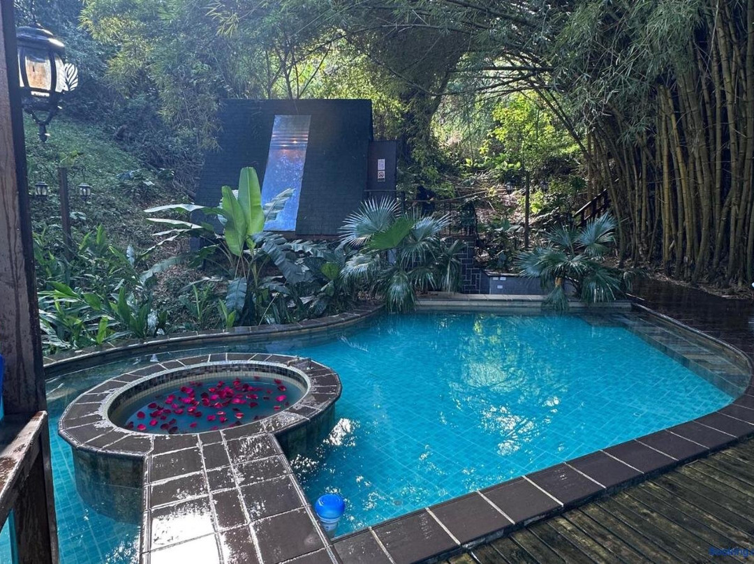 All Natural Glamping