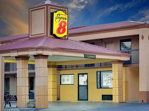 阿森斯温德姆速8酒店