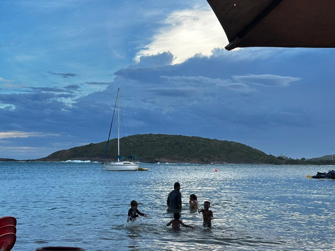 Praia Peracanga-瓜拉帕里必去景点