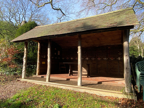 The Dell House主图