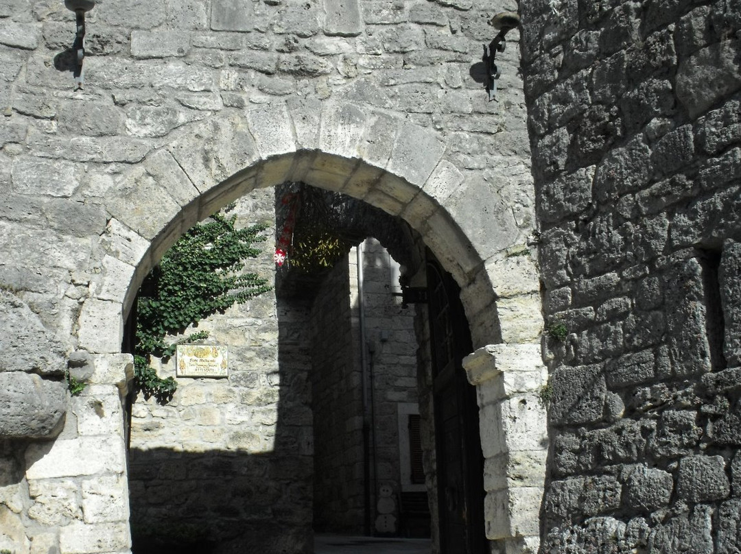 Castel Trosino-阿斯科利皮切诺必去景点