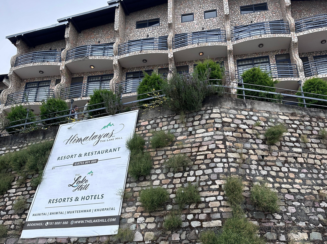 Himalayas Resort By The Lake Hill主图