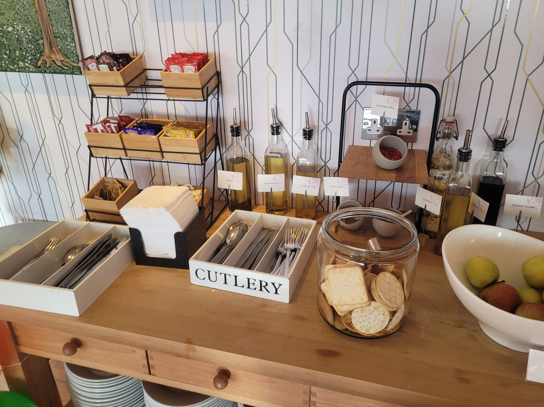 Plaza Premium Lounge Gatwick North Departures-霍利必去景点