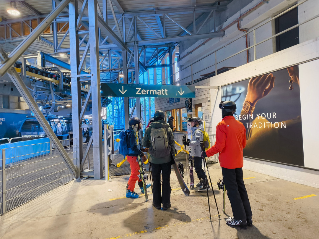 Furi Mountain Station-策马特必去景点