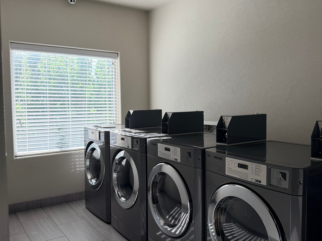 克洛维斯拉昆塔温德姆套房酒店主图