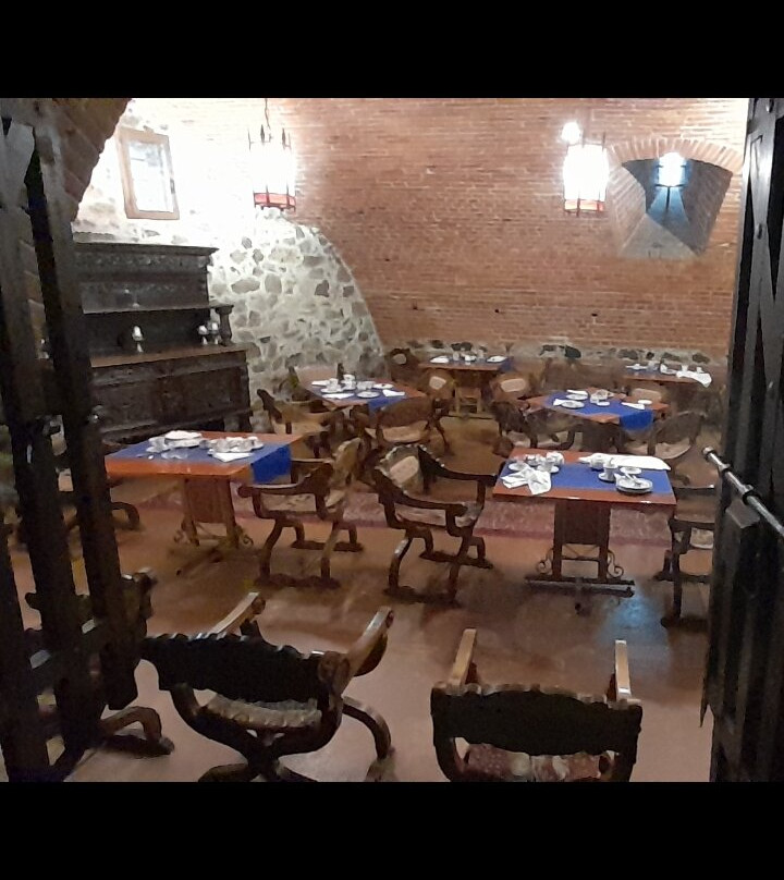 帕沃内城堡酒店主图
