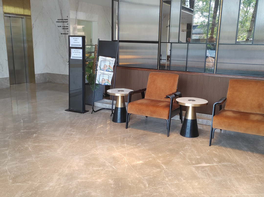 纳维孟买瑜伽行政酒店主图