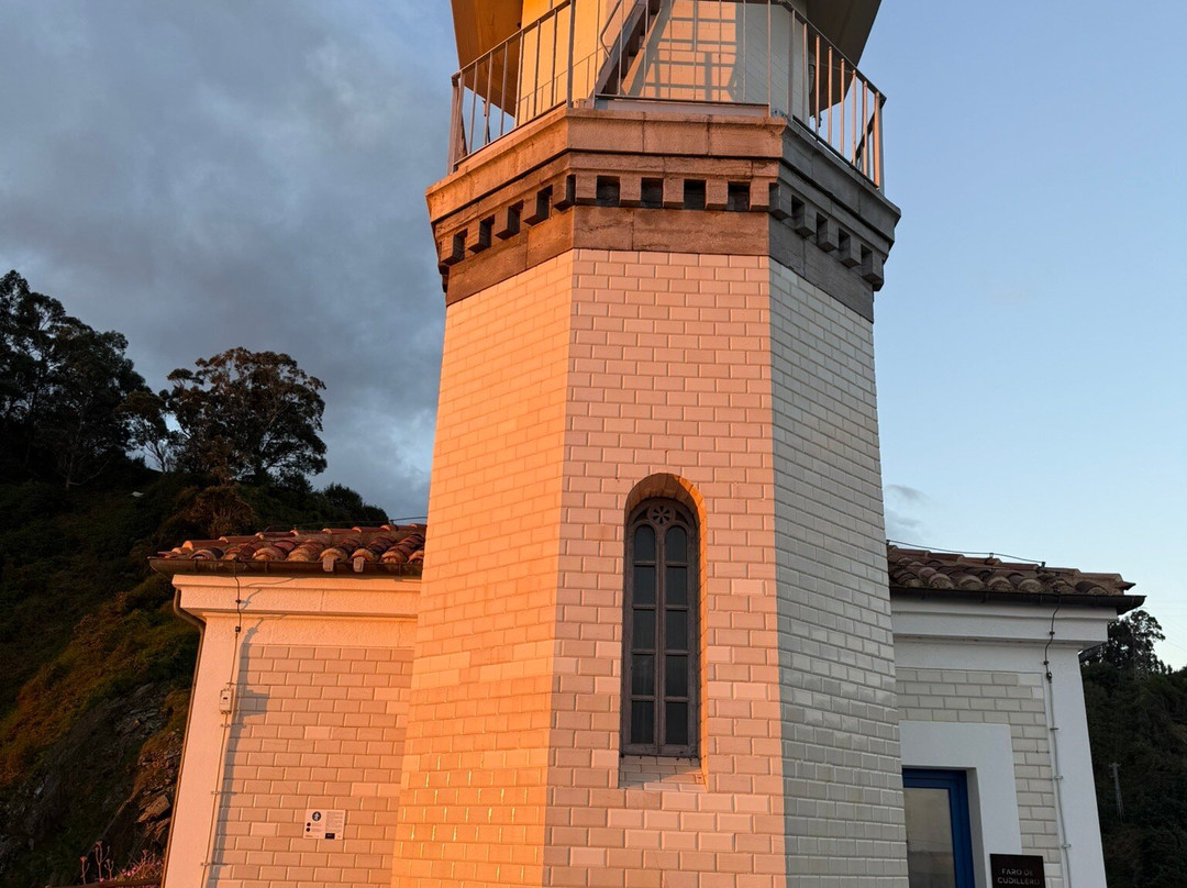 Faro de Cudillero-库迪列罗必去景点