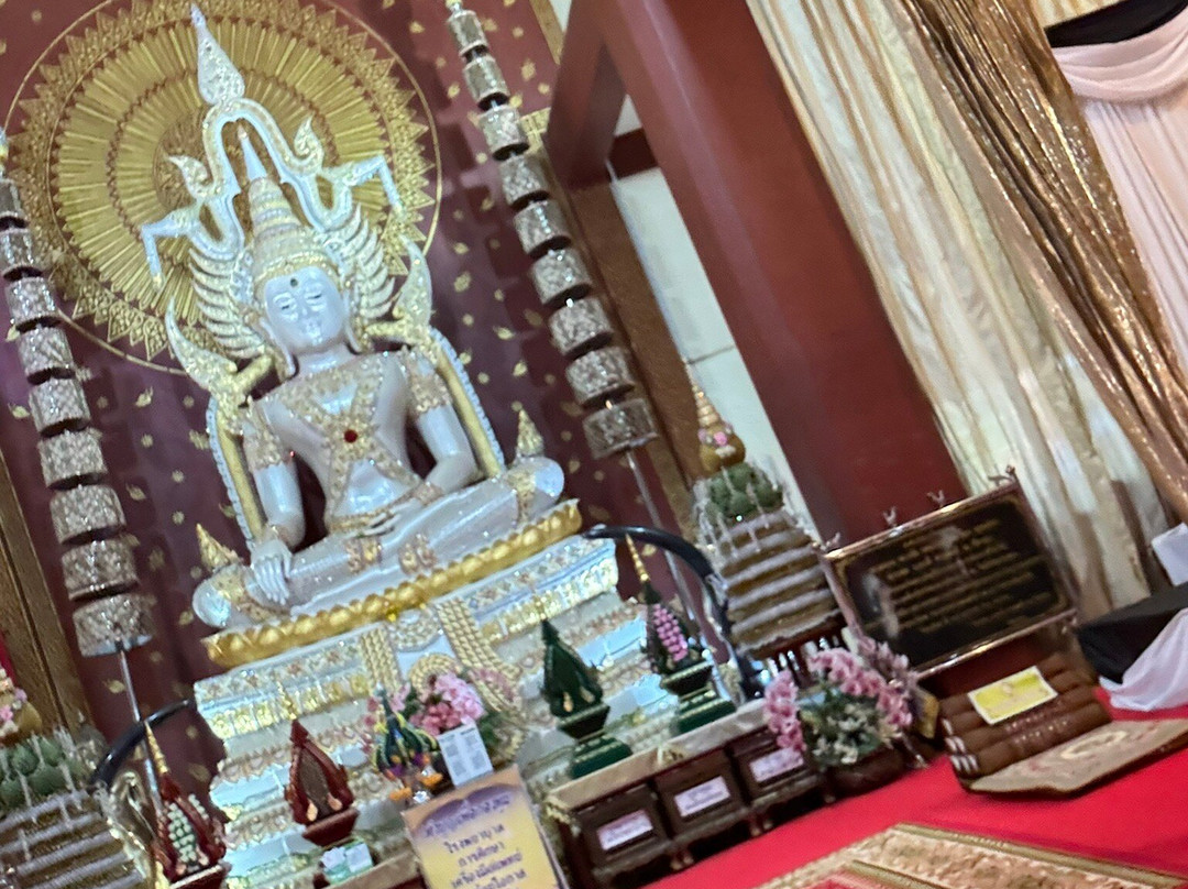 Wat Phiphat Mongkhon-童沙廉必去景点