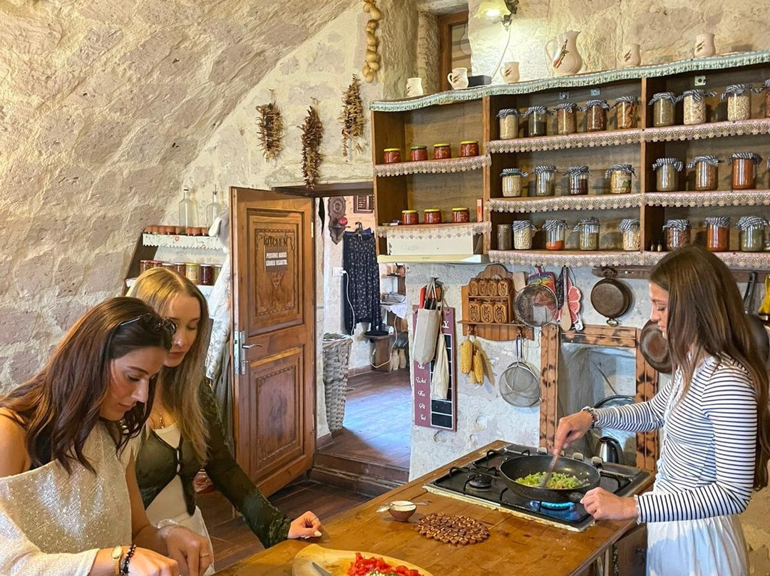 Cappadocia Home Cooking-艾瓦勒必去景点