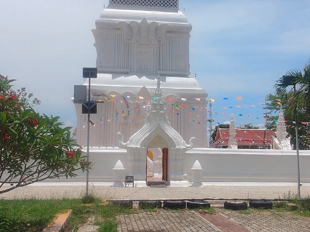 Phra That Tha Uthen-他吁廷必去景点