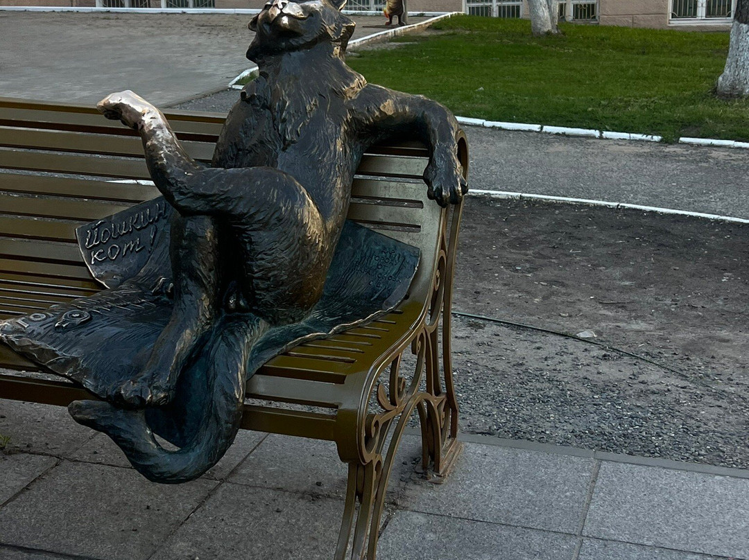 Iyoshkin Cat Sculpture-Yoshkar-Ola必去景点