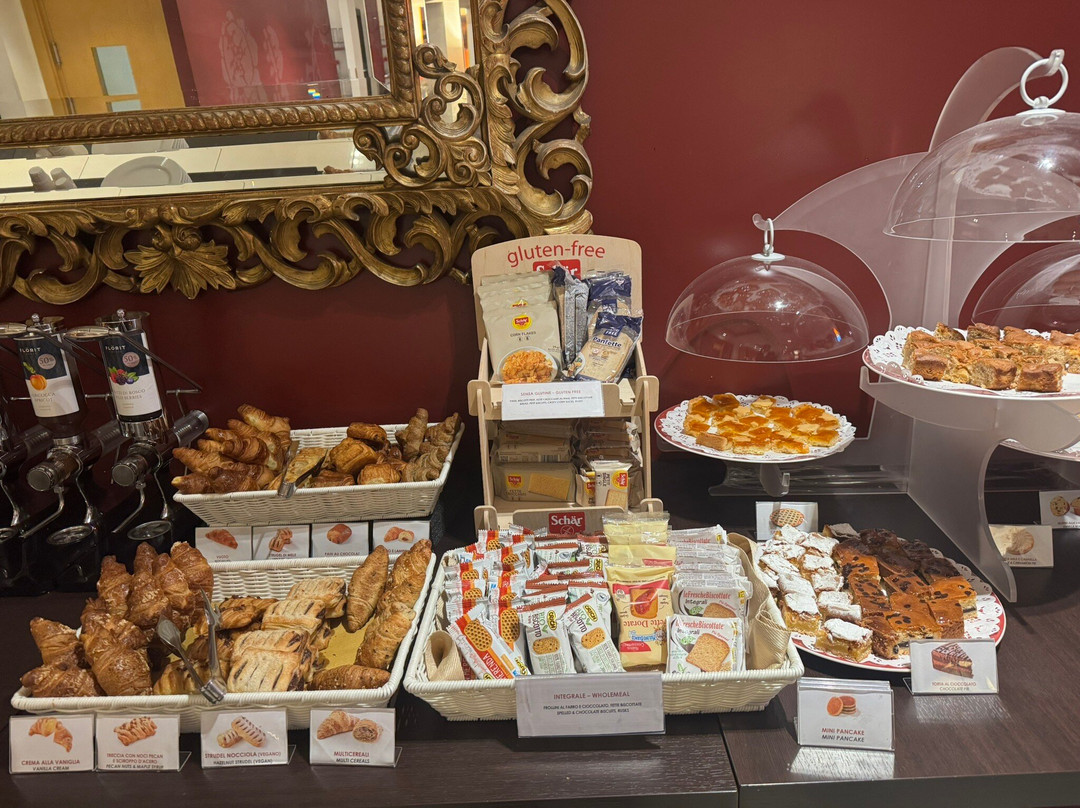 维吉尼亚皇宫酒店主图