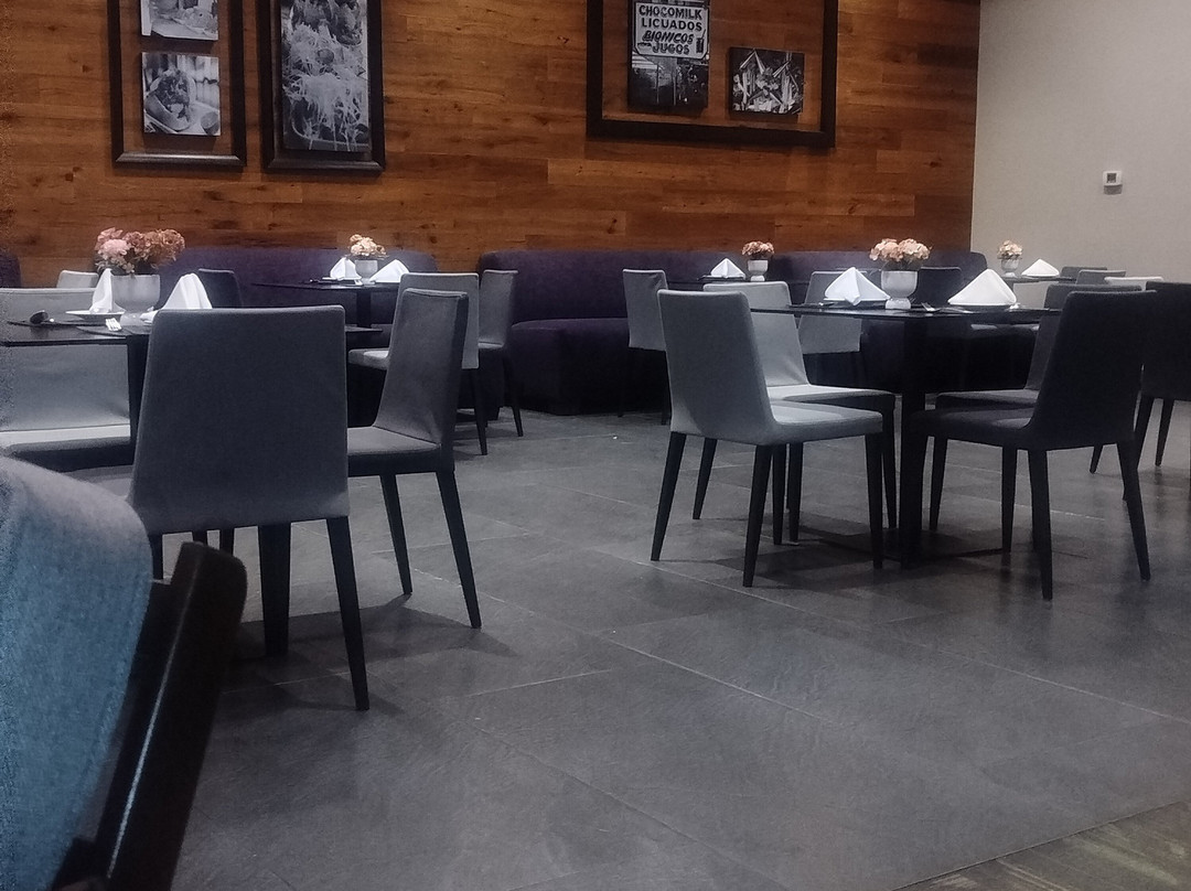 莱昂欢朋酒店主图
