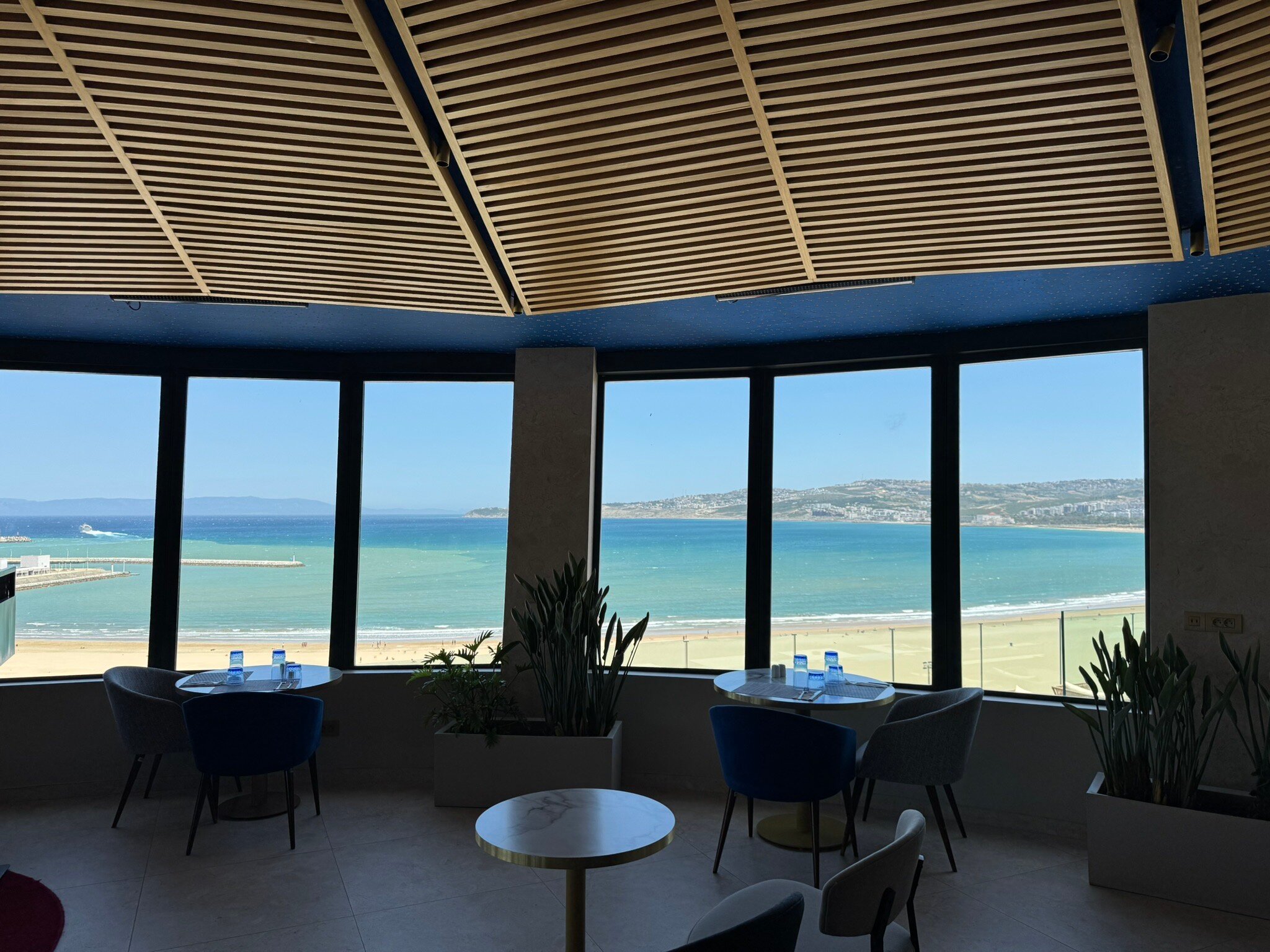 丹吉尔巴塞罗酒店-旅行者