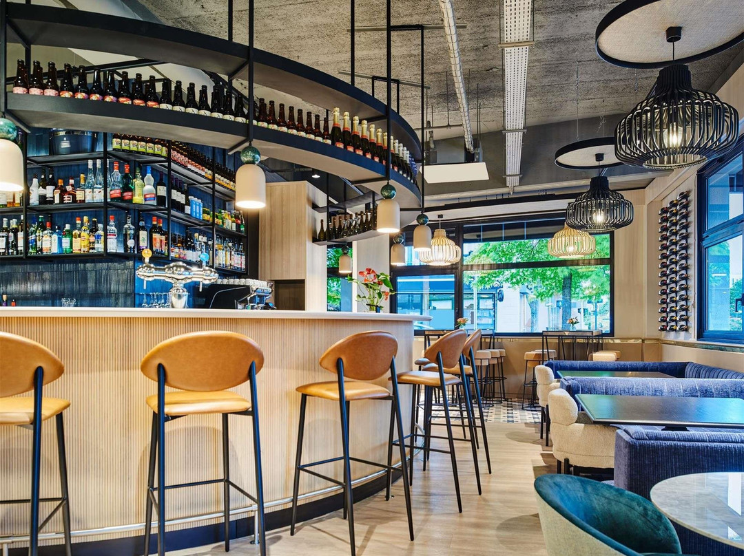 塞纳河畔卡里耶尔酒店住宿-科力斯 - 南泰尔 - 巴黎拉狄凡思酒店