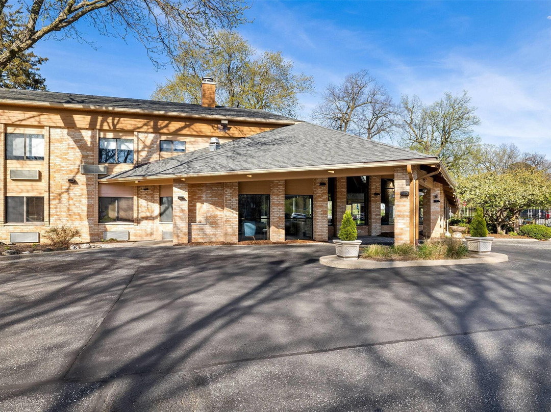 Nashotah酒店住宿-AmericInn by Wyndham Delafield