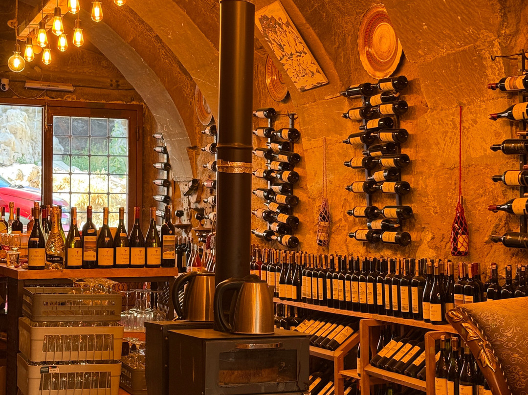 Vinodocia Wine & Art House-乌奇萨必去景点