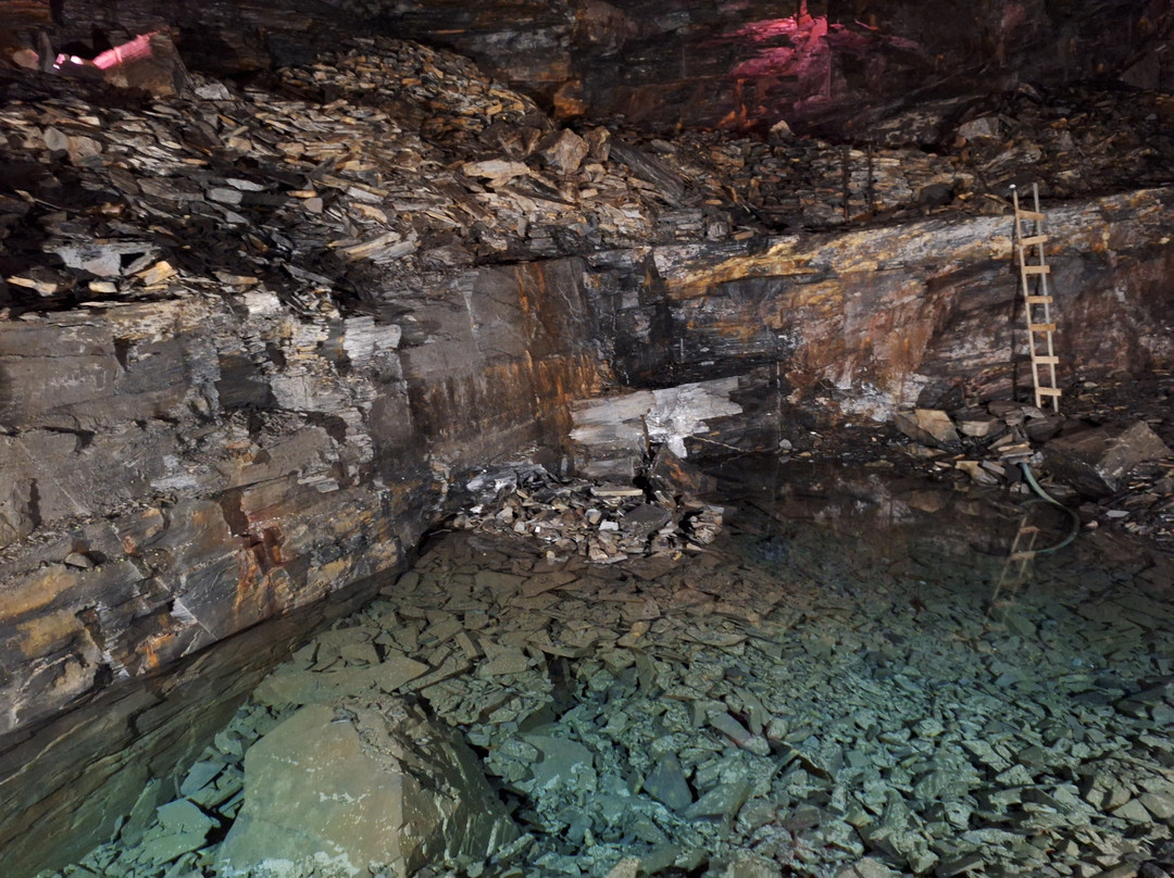 Carnglaze Caverns-利斯卡德必去景点