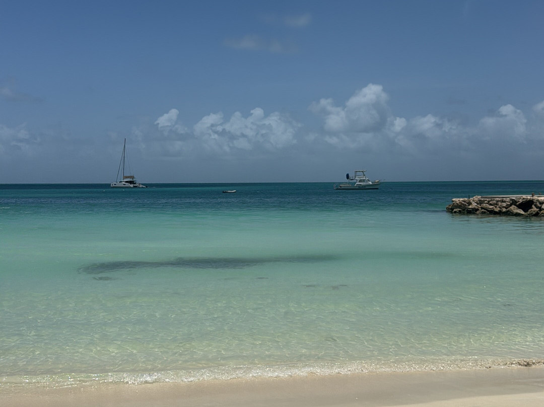 Dickenson Bay-安提瓜必去景点