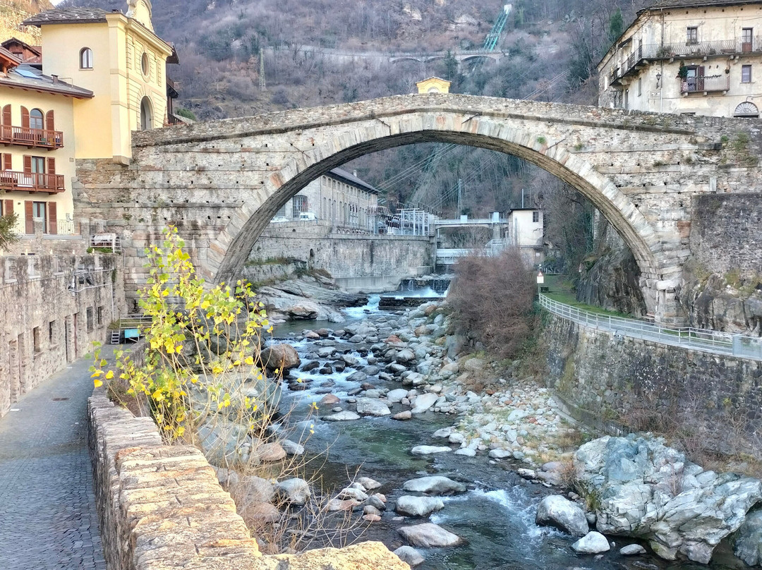 Il ponte romano di Pont-Saint-Martin-Pont-Saint-Martin必去景点