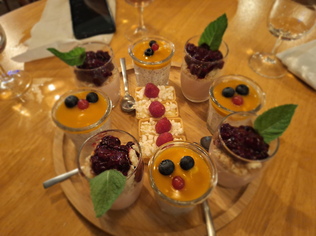 Chez Nous, Chez Vous
