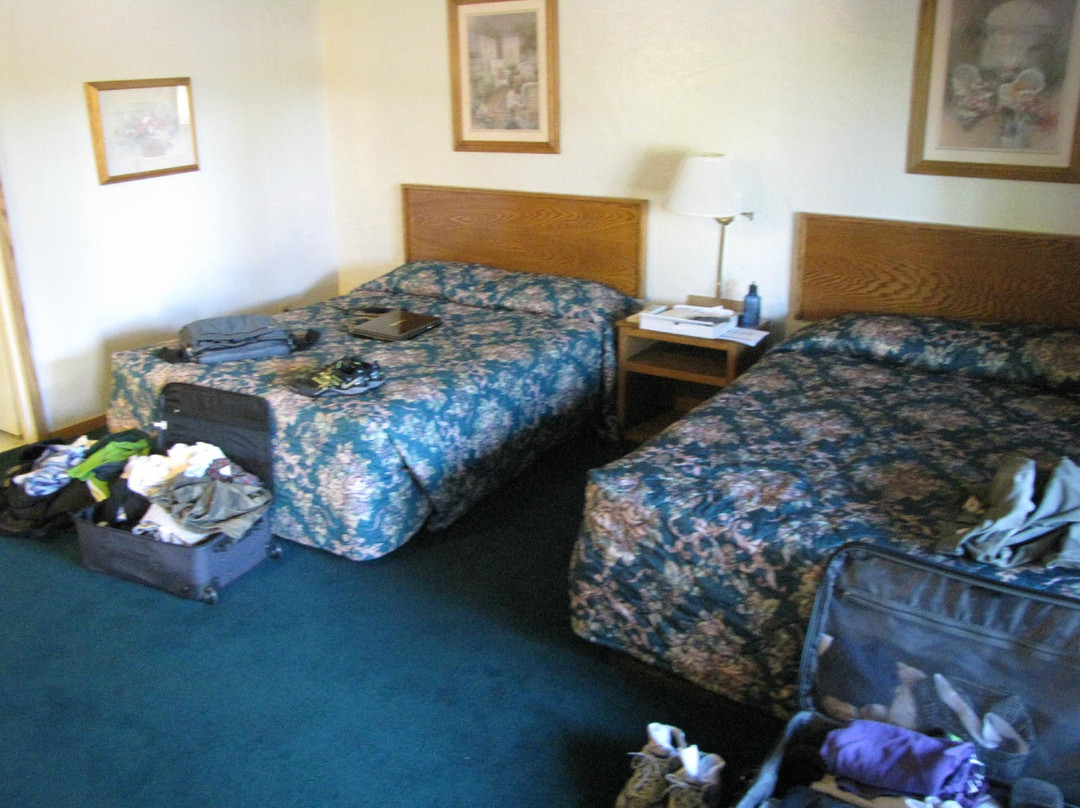 Timbers Inn & Suites