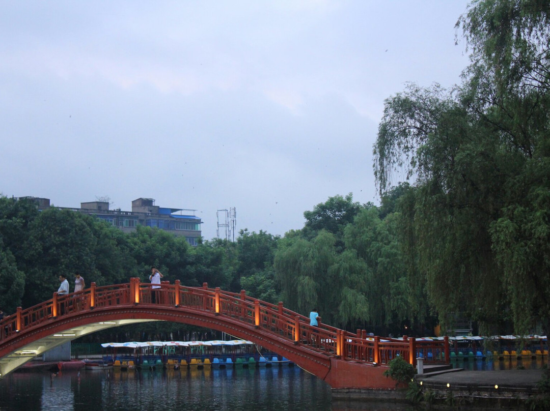 翠月湖