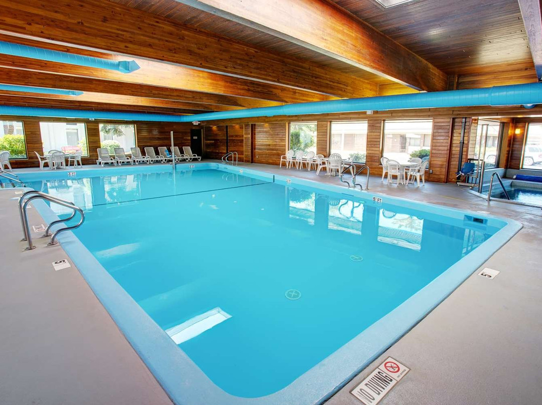 Country Inn & Suites by Radisson, Traverse City, MI主图