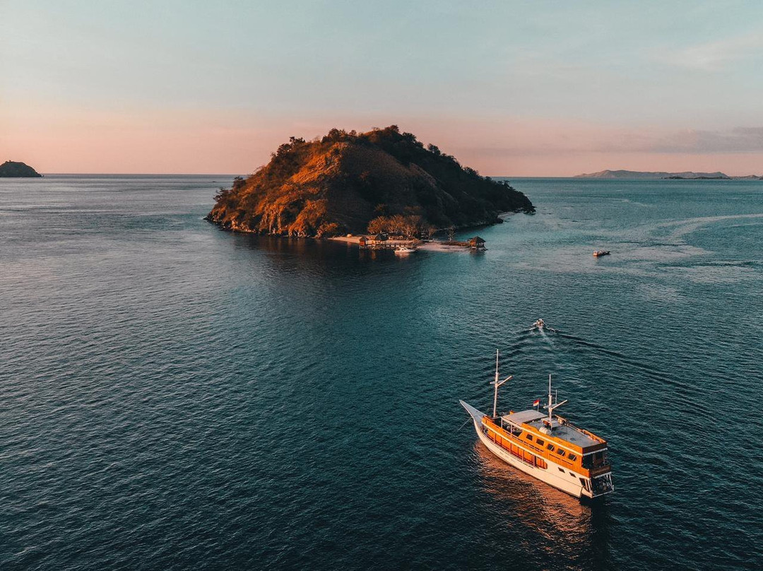 deny touring to komodo-Batu Cermin必去景点