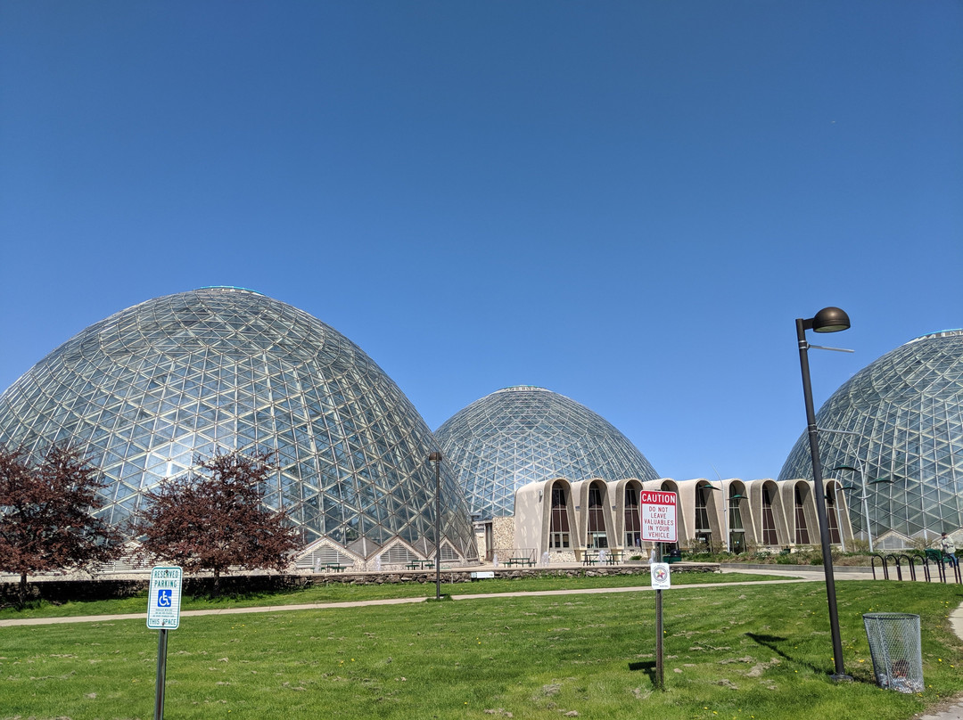 Mitchell Park Horticultural Conservatory (The Domes)景点图片