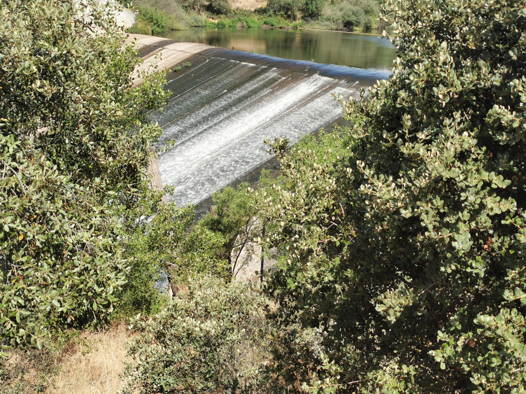 Embalse Del Molino De La Hoz景点图片