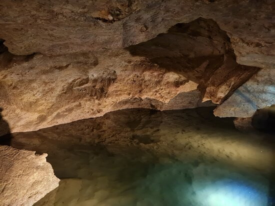 Les Grottes d'Aze景点图片