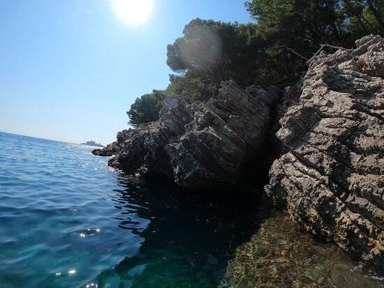 Lucice Beach-Petrovac必去景点