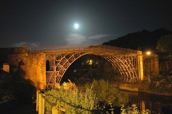 The Iron Bridge and Tollhouse景点图片