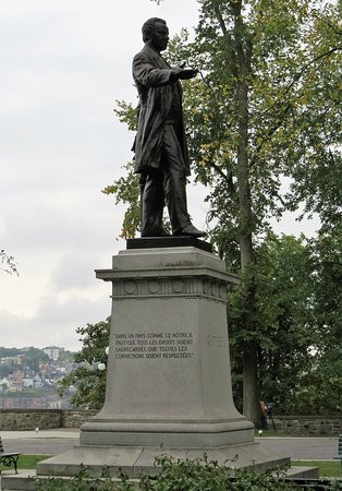 Monument de Sir George-Étienne Cartier (Parc Montmorency)-魁北克市必去景点