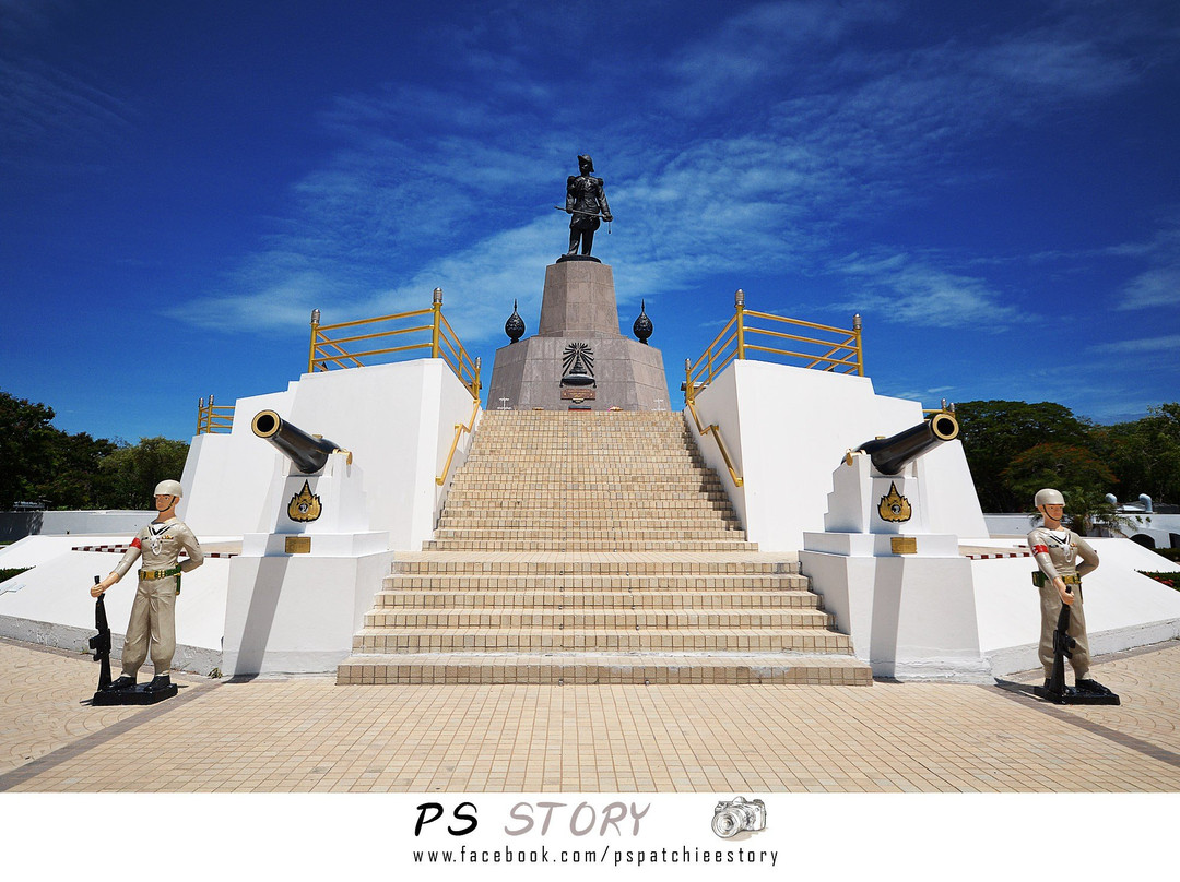 Pom Phra Chulachomklao-帕沙姆佛塔必去景点