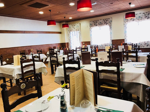 Alguena餐馆和美食-El Jardín De Las Eras