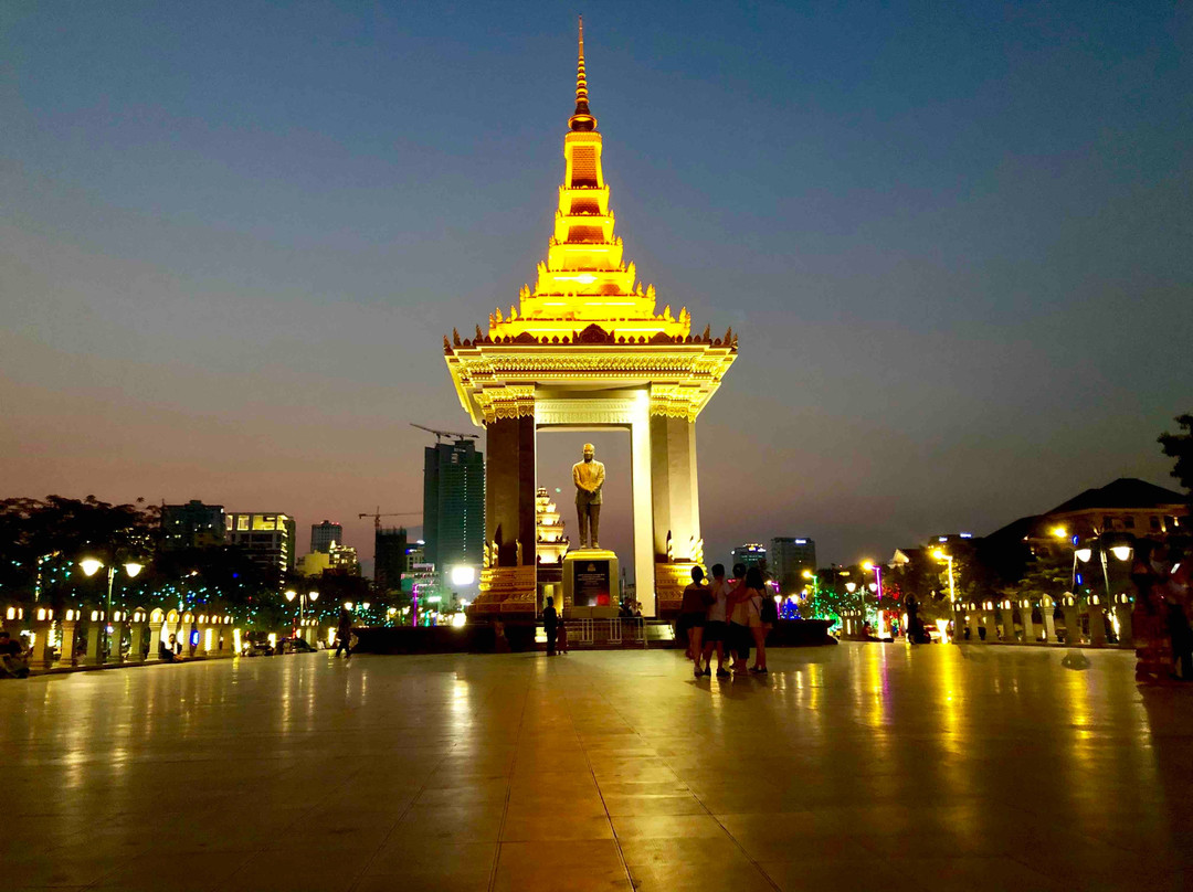 Statue of King Father Norodom Sihanouk景点图片