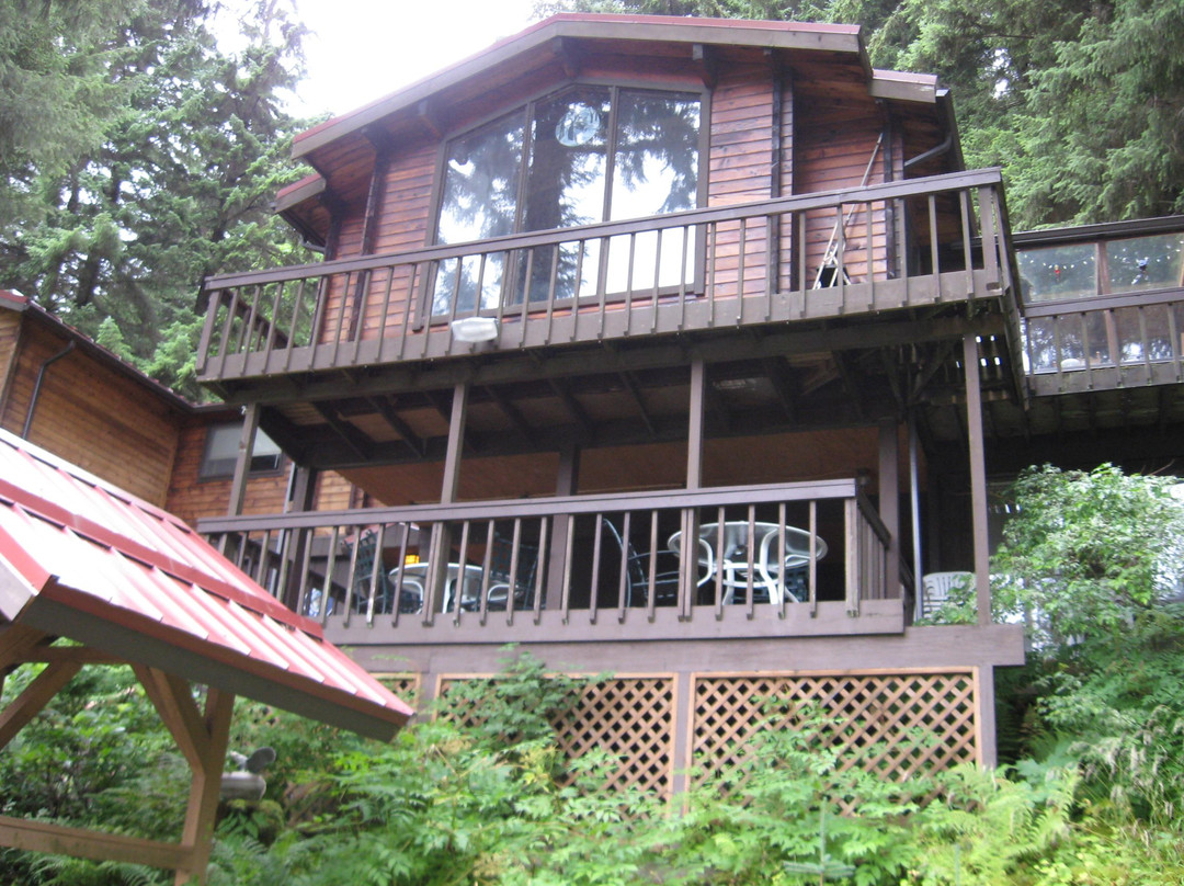 Alaska Wolf House