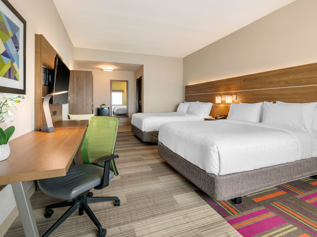 Holiday Inn Express & Suites Ruskin - Sun City By IHG主图