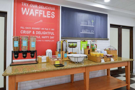 Hampton Inn & Suites Tampa East (Casino Area)主图