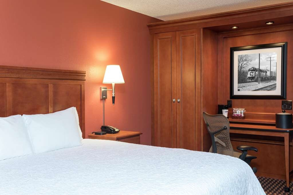 Hampton Inn Joliet - I-80主图