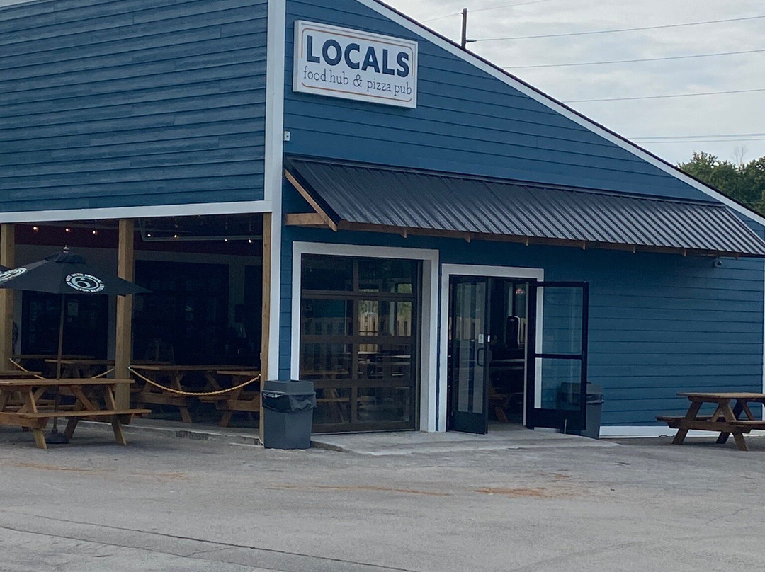 Locals Food Hub & Pizza Pub