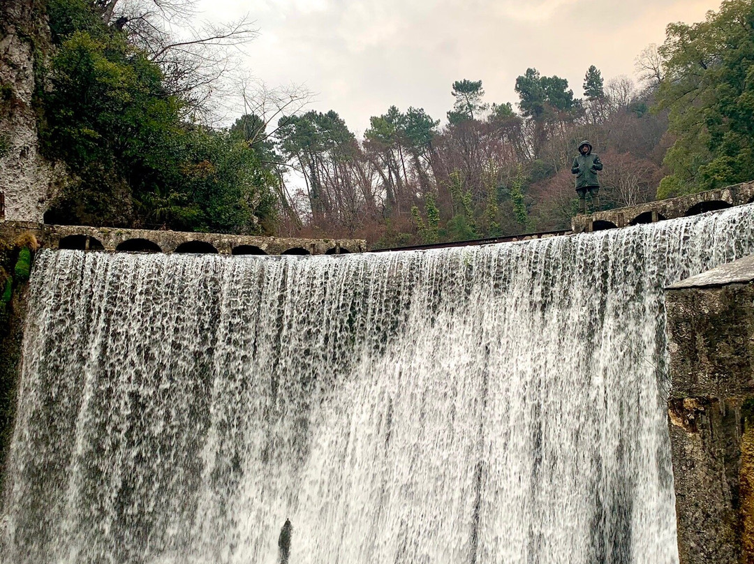 New Athos Waterfall景点图片